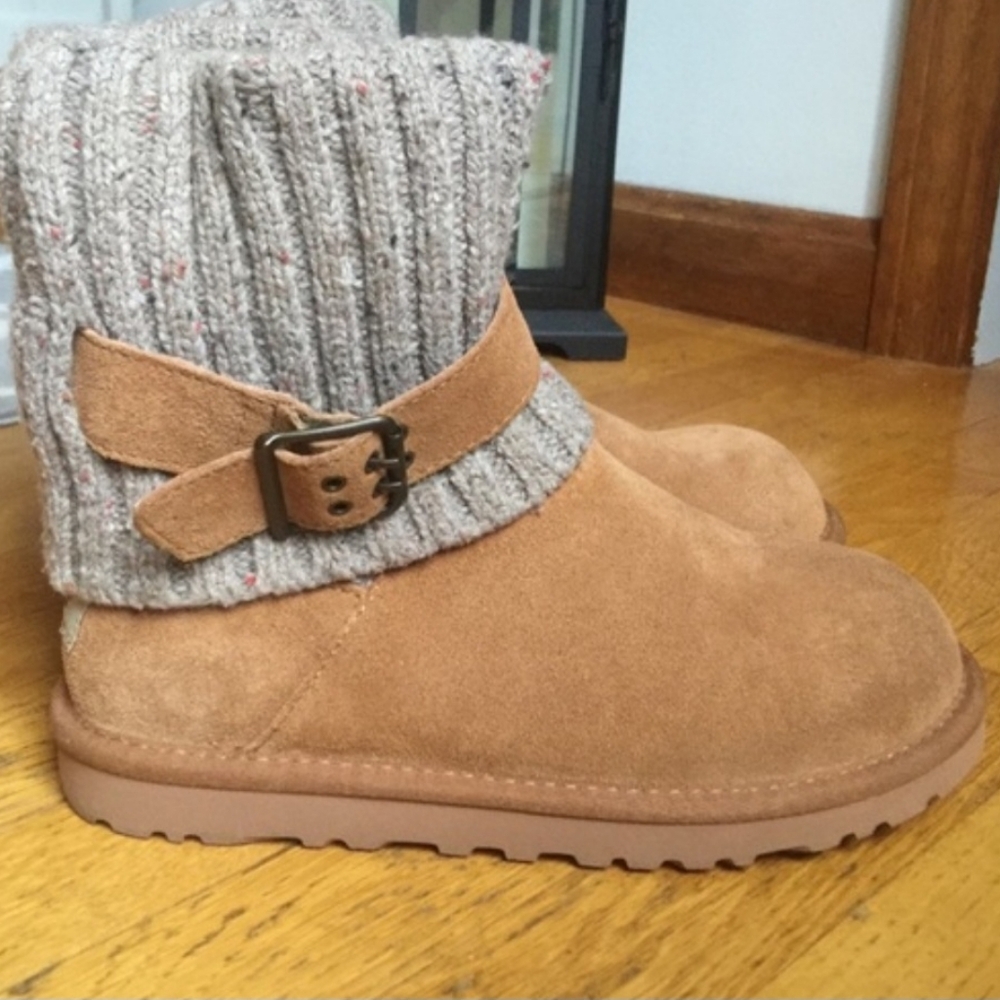 UGG Like New Brown Suede Ankle Boots with Knit Cuffs